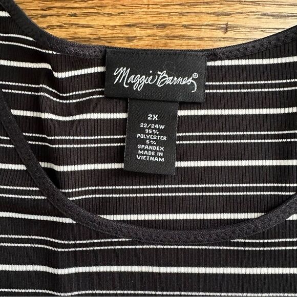 Maggie Barnes Short Sleeve Striped Shirt Black White Polyester‎ Spandex Plus 2X - Picture 7 of 7